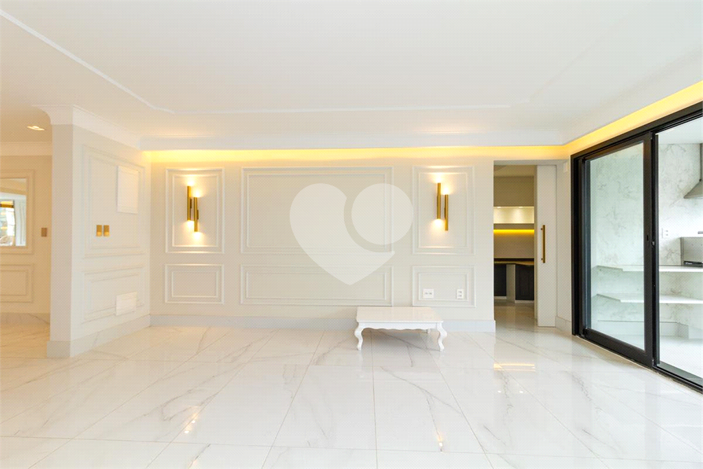 APARTAMENTO em MOEMA