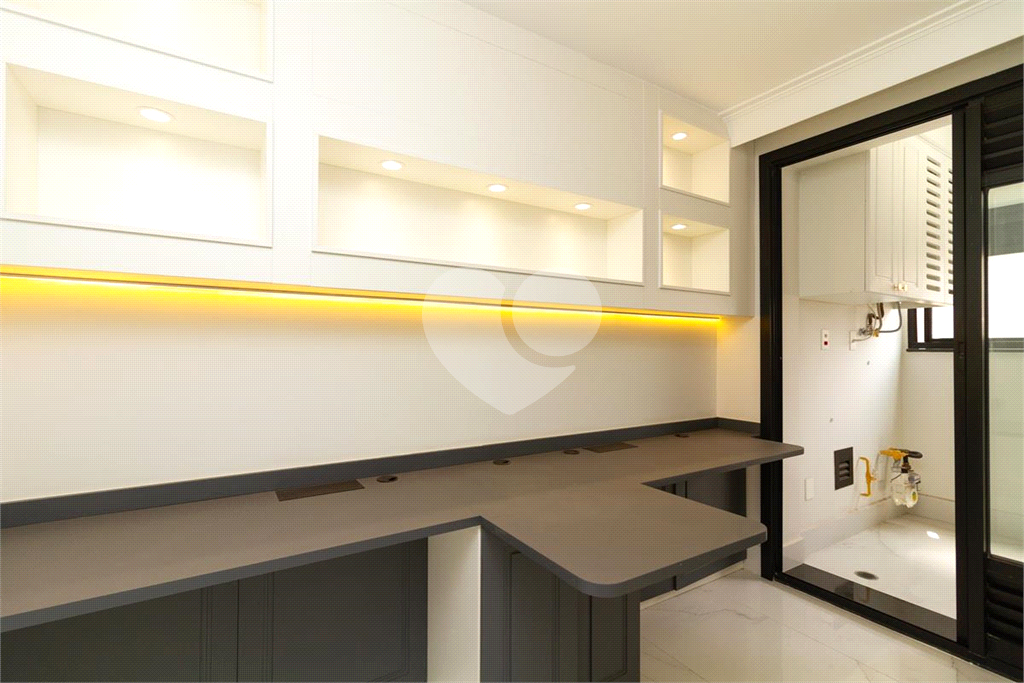 APARTAMENTO em MOEMA