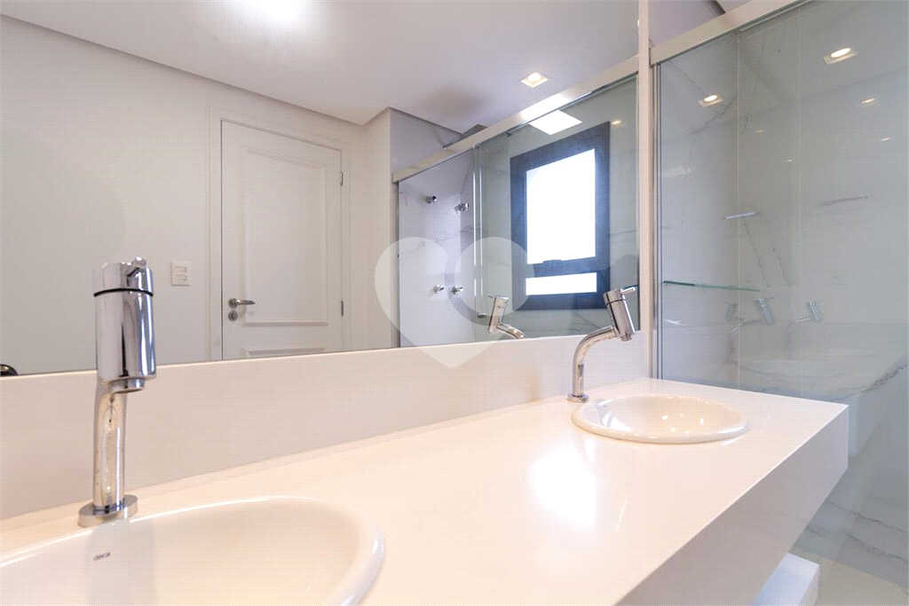 APARTAMENTO em MOEMA
