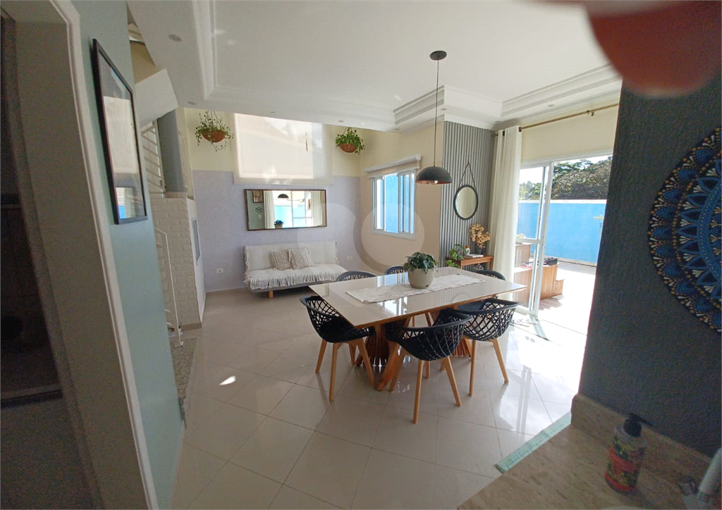 Casa em condomínio para venda na Granja Viana