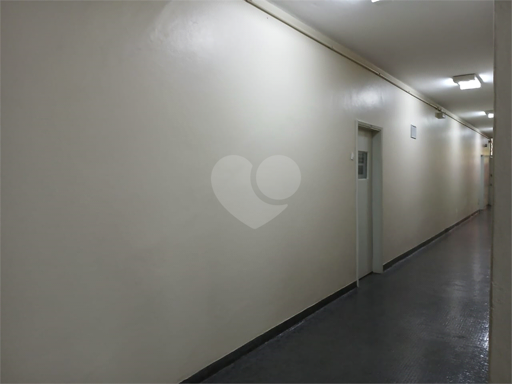 Sala comercial na  República,com varanda.,45 m² .