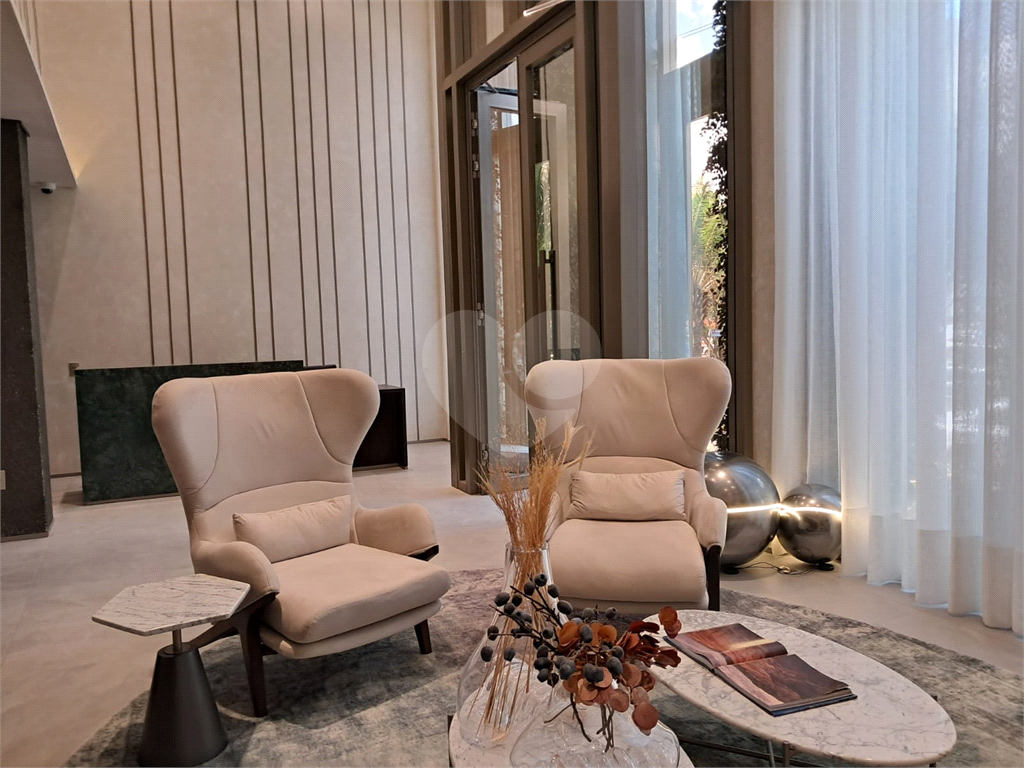 Imóvel 42m² com 2 quartos, sala com varanda envidraçada e lazer completo Campo Belo