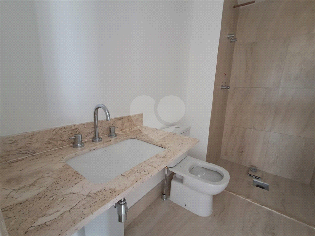 Imóvel 42m² com 2 quartos, sala com varanda envidraçada e lazer completo Campo Belo