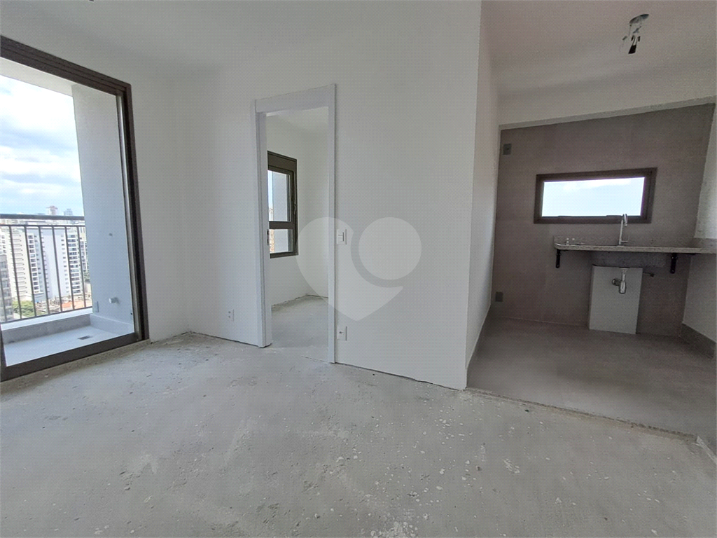Imóvel 42m² com 2 quartos, sala com varanda envidraçada e lazer completo Campo Belo