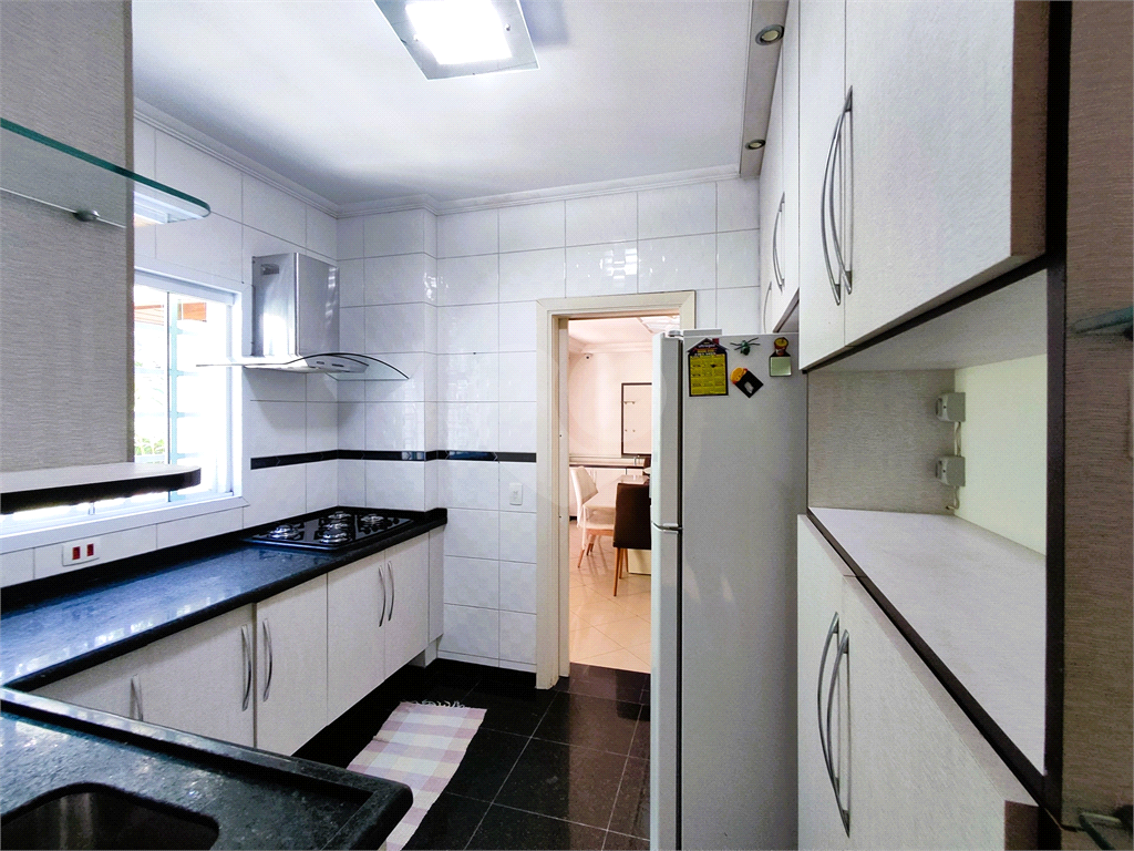 Casa condominio fechado no Horto Florestal, 3 suites, escritorio, piscina e área gourmet privativa