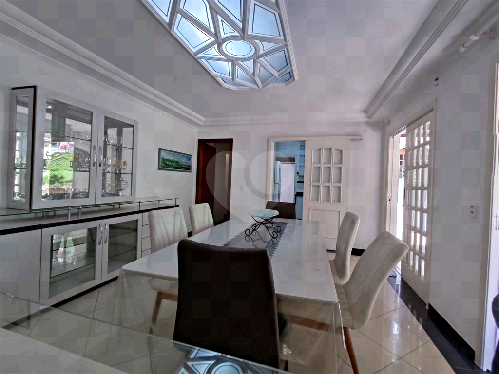 Casa condominio fechado no Horto Florestal, 3 suites, escritorio, piscina e área gourmet privativa