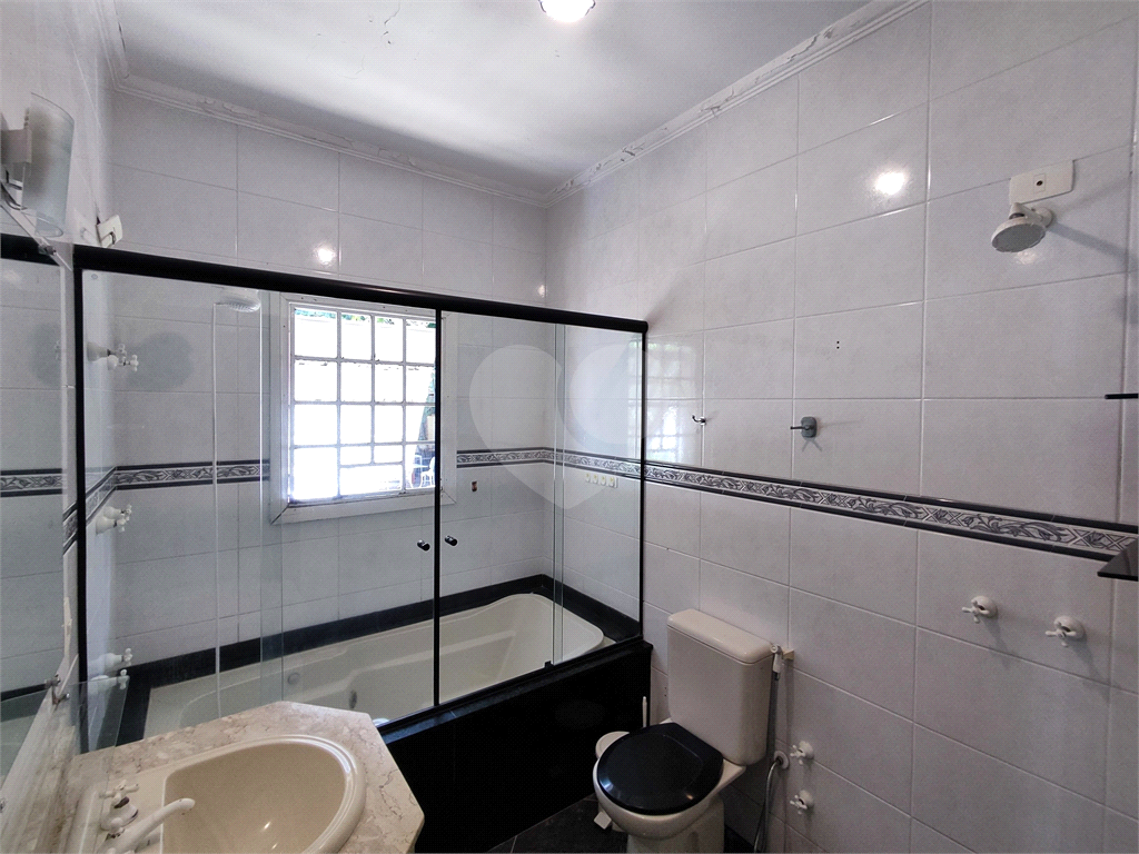 Casa condominio fechado no Horto Florestal, 3 suites, escritorio, piscina e área gourmet privativa