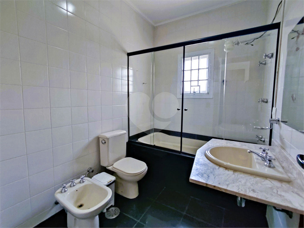 Casa condominio fechado no Horto Florestal, 3 suites, escritorio, piscina e área gourmet privativa