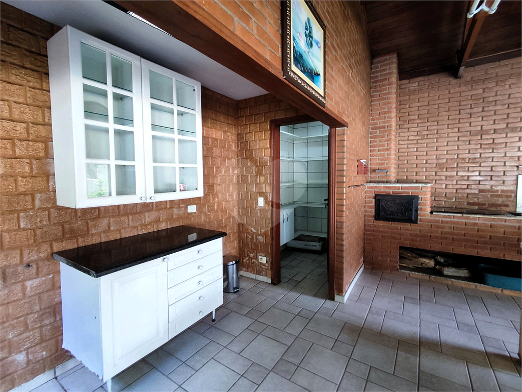Casa condominio fechado no Horto Florestal, 3 suites, escritorio, piscina e área gourmet privativa