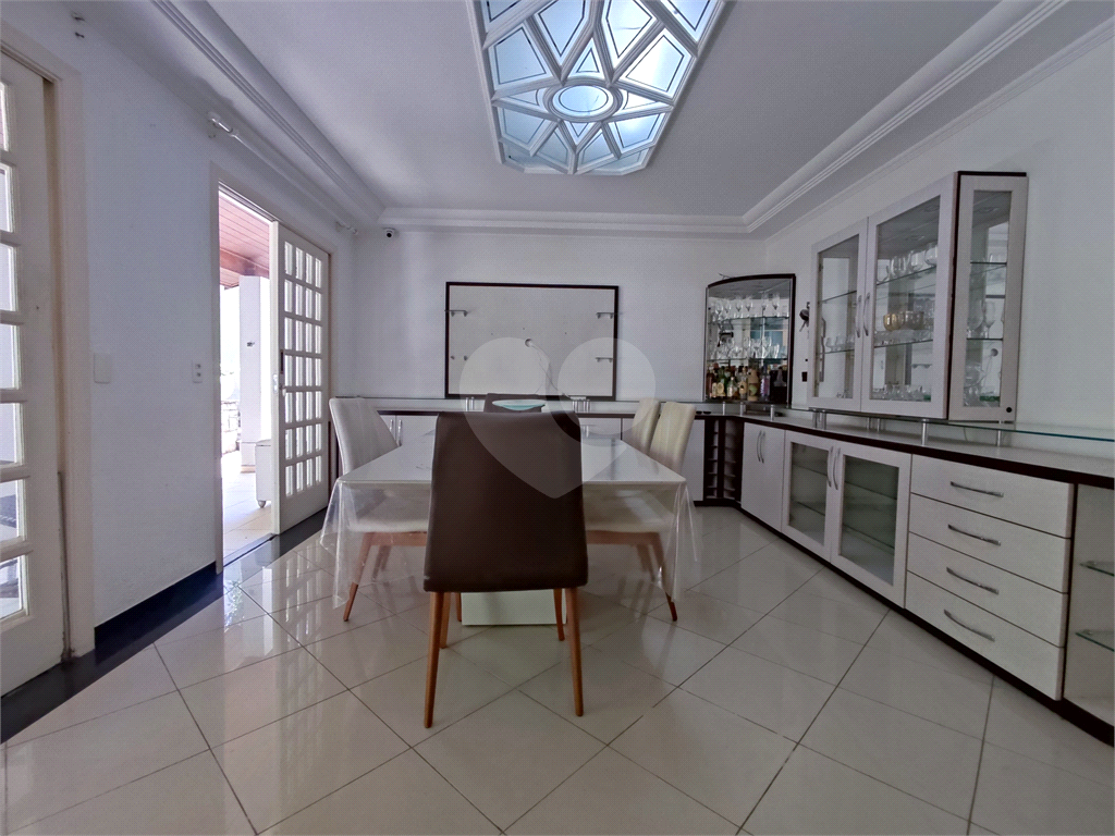 Casa condominio fechado no Horto Florestal, 3 suites, escritorio, piscina e área gourmet privativa