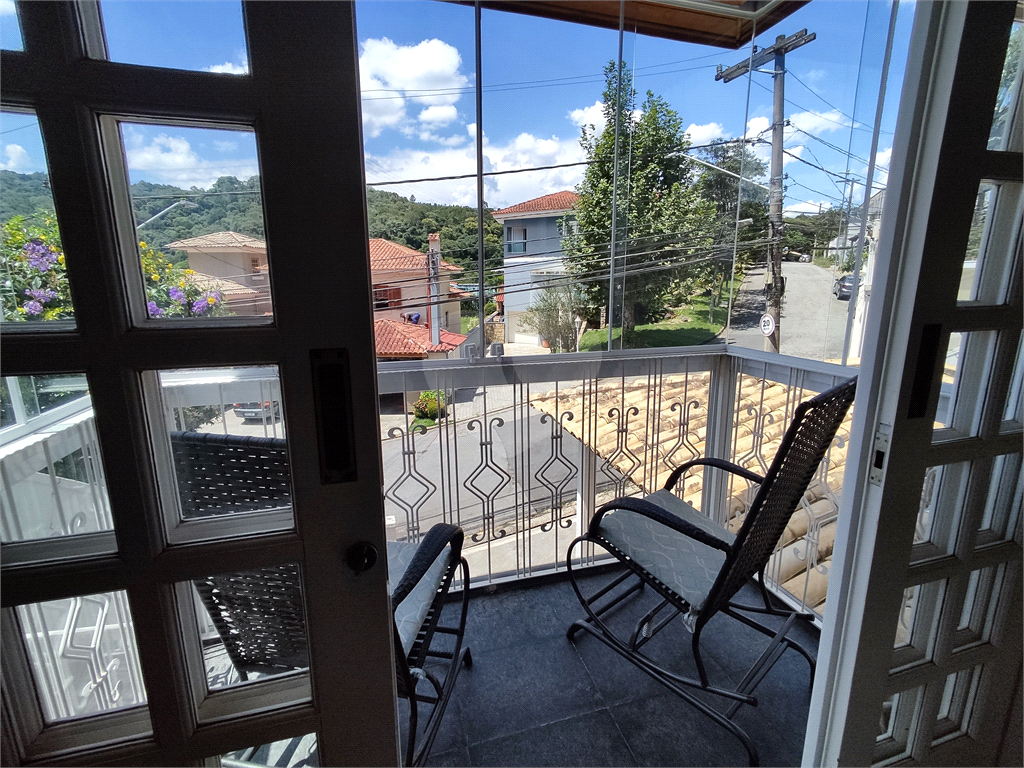 Casa condominio fechado no Horto Florestal, 3 suites, escritorio, piscina e área gourmet privativa
