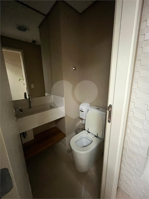 Sala comercial com renda - Oportunidade