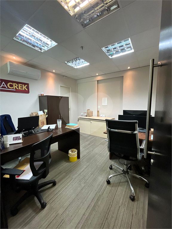 Sala comercial com renda - Oportunidade