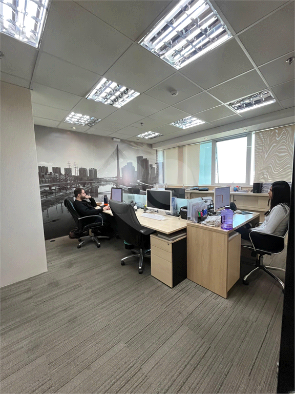 Sala comercial com renda - Oportunidade