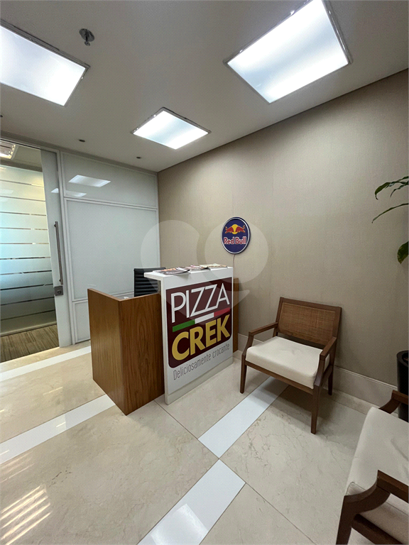 Sala comercial com renda - Oportunidade
