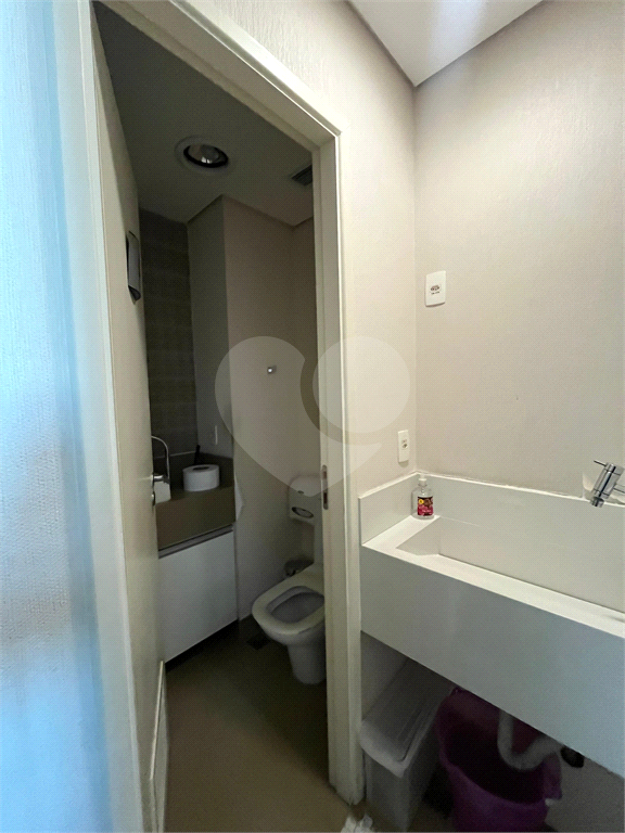Sala comercial com renda - Oportunidade