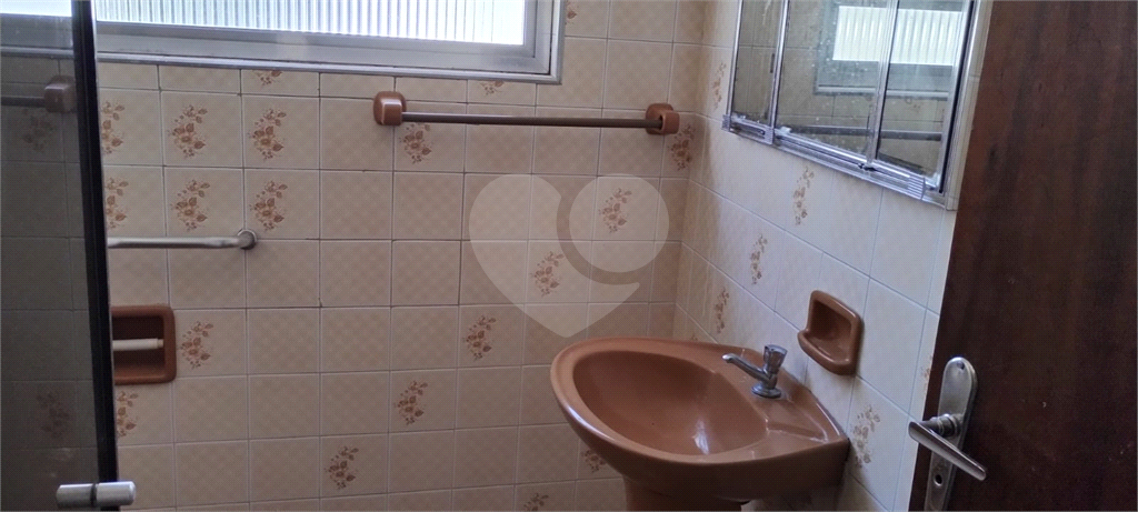 Vende-se:  Sobrado, 100m², dois quartos e duas vagas, na Vila Nova Mazzei!