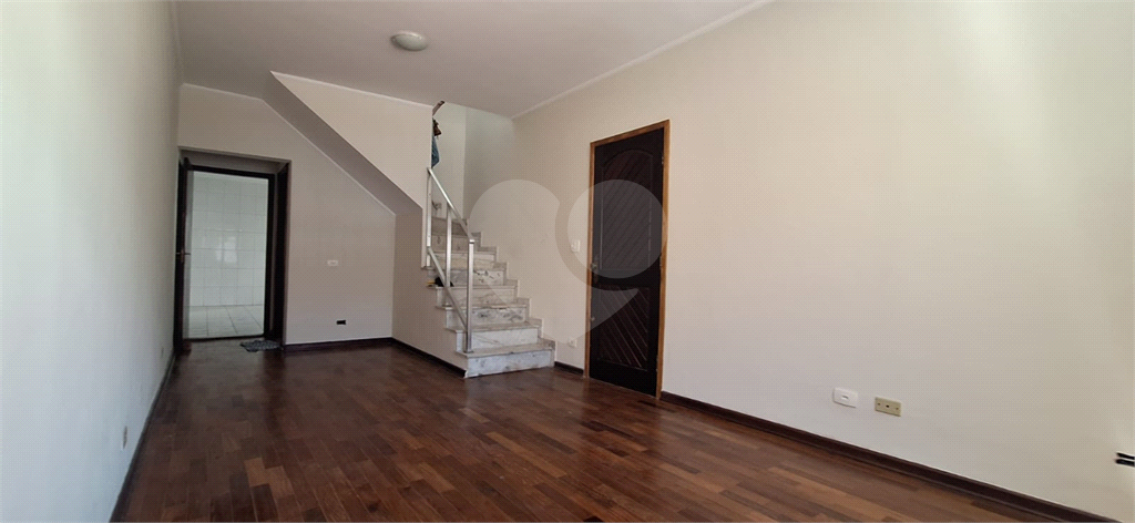 Vende-se:  Sobrado, 100m², dois quartos e duas vagas, na Vila Nova Mazzei!