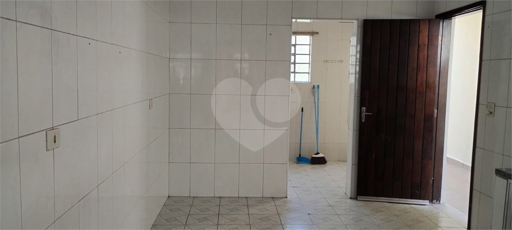 Vende-se:  Sobrado, 100m², dois quartos e duas vagas, na Vila Nova Mazzei!