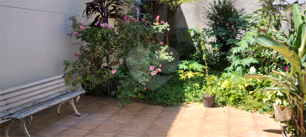 Vende-se:  Sobrado, 100m², dois quartos e duas vagas, na Vila Nova Mazzei!