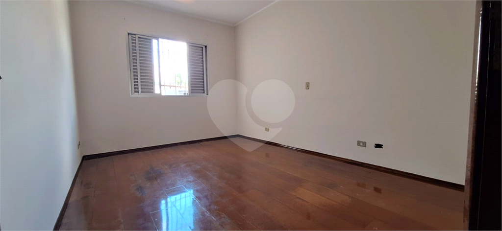 Vende-se:  Sobrado, 100m², dois quartos e duas vagas, na Vila Nova Mazzei!