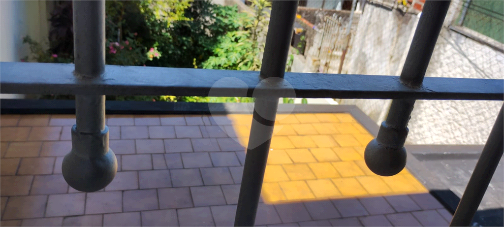 Vende-se:  Sobrado, 100m², dois quartos e duas vagas, na Vila Nova Mazzei!