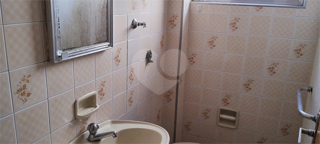 Vende-se:  Sobrado, 100m², dois quartos e duas vagas, na Vila Nova Mazzei!
