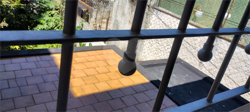 Vende-se:  Sobrado, 100m², dois quartos e duas vagas, na Vila Nova Mazzei!
