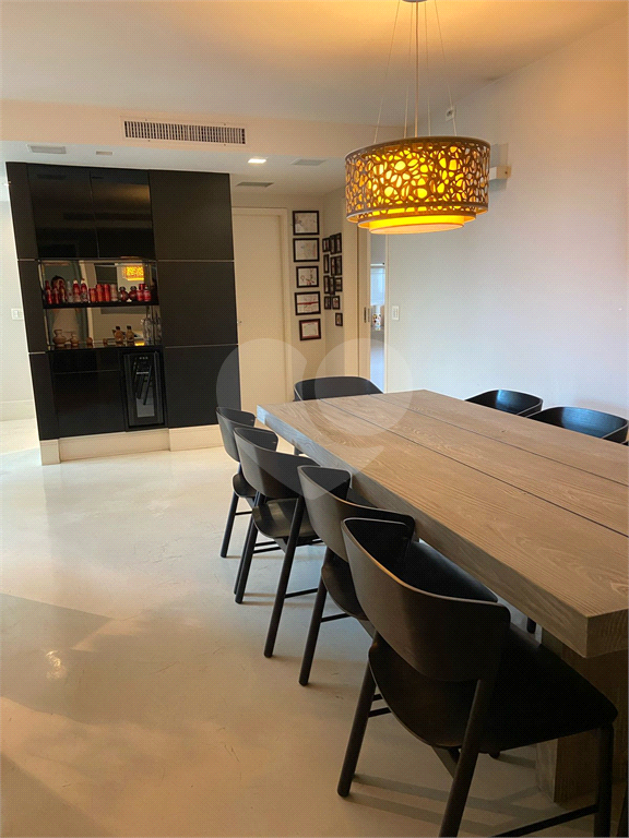 Apartamento amplo de 143 m² na Vila Mariana
