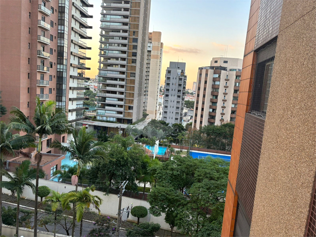 Apartamento na Chácara Klabin com 3 quartos sendo 1 suíte - lazer - 2 vagas demarcadas