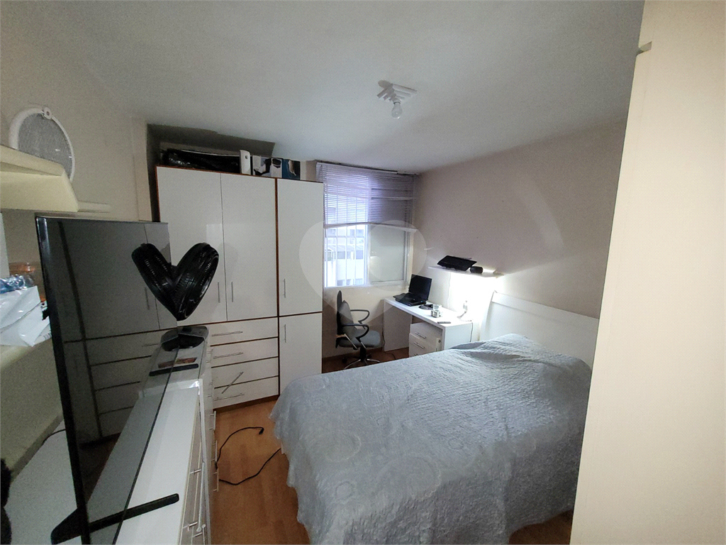 APARTAMENTO em PINHEIROS