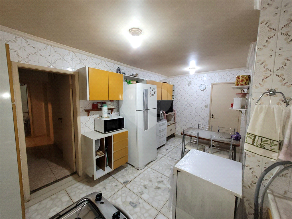 APARTAMENTO em PINHEIROS