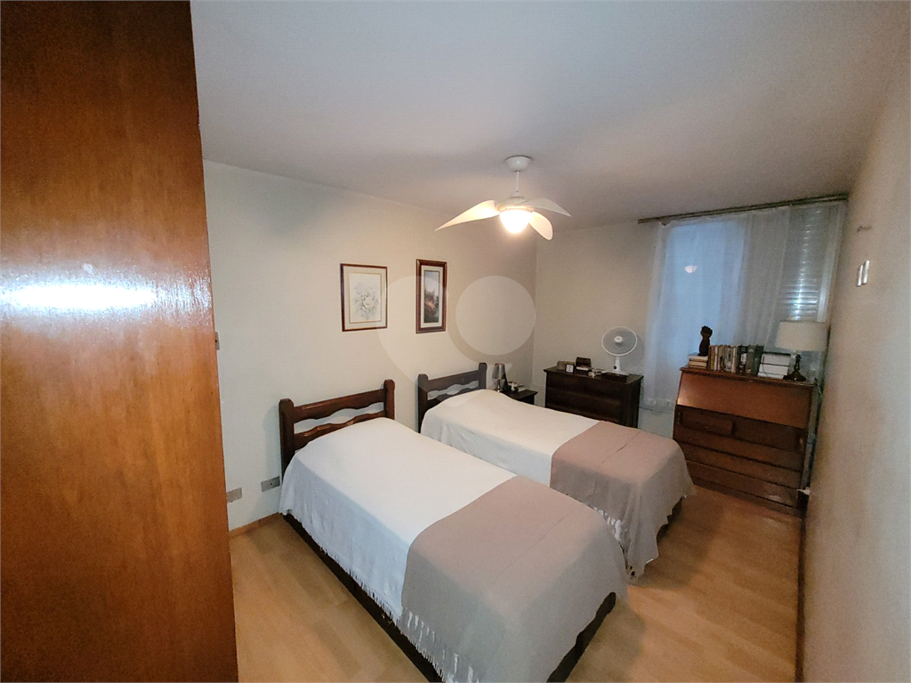 APARTAMENTO em PINHEIROS