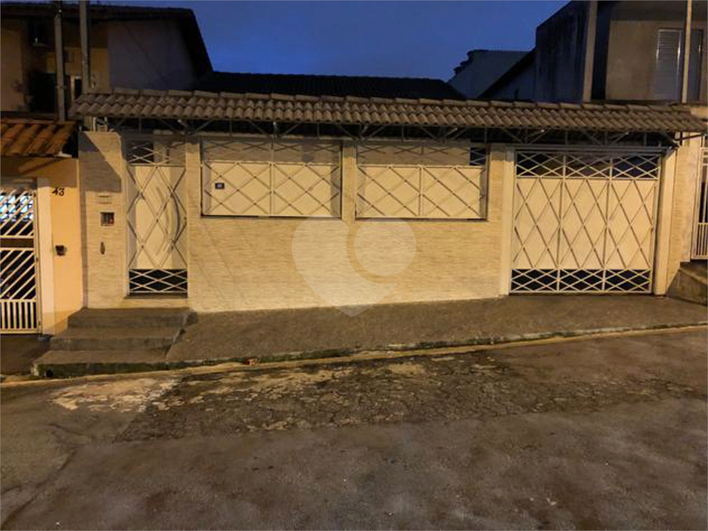 Casa - Guarulhos - 4 Quartos / Dormitórios - 5 Vagas - Venda / Compra - Edícula