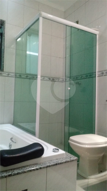 Casa - Guarulhos - 4 Quartos / Dormitórios - 5 Vagas - Venda / Compra - Edícula