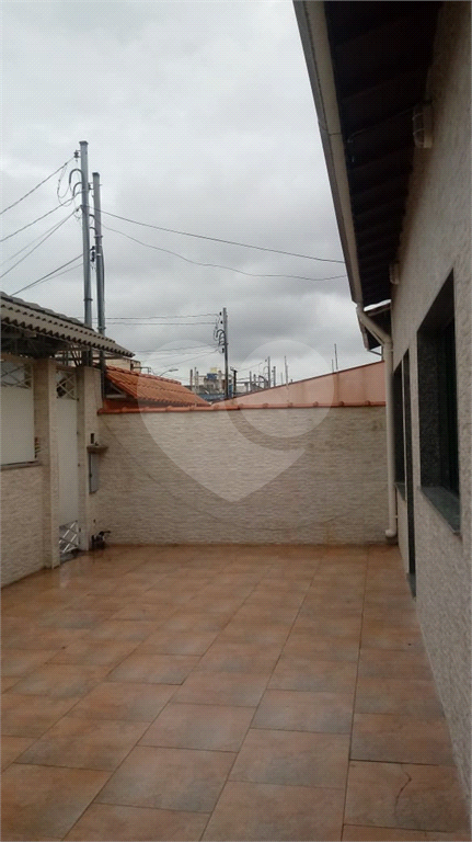 Casa - Guarulhos - 4 Quartos / Dormitórios - 5 Vagas - Venda / Compra - Edícula