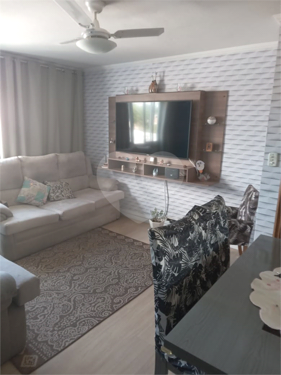 APARTAMENTO em CAMPO LIMPO