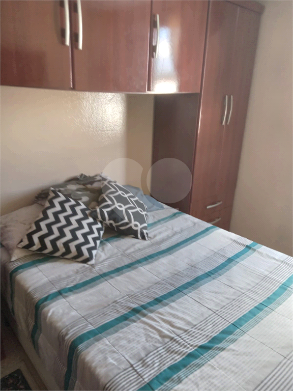 APARTAMENTO em CAMPO LIMPO