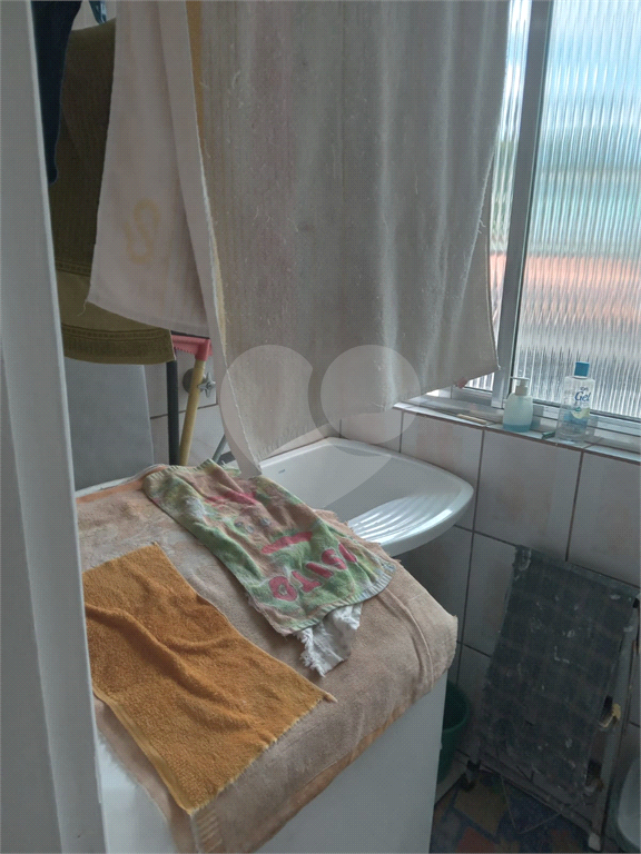 APARTAMENTO em CAMPO LIMPO