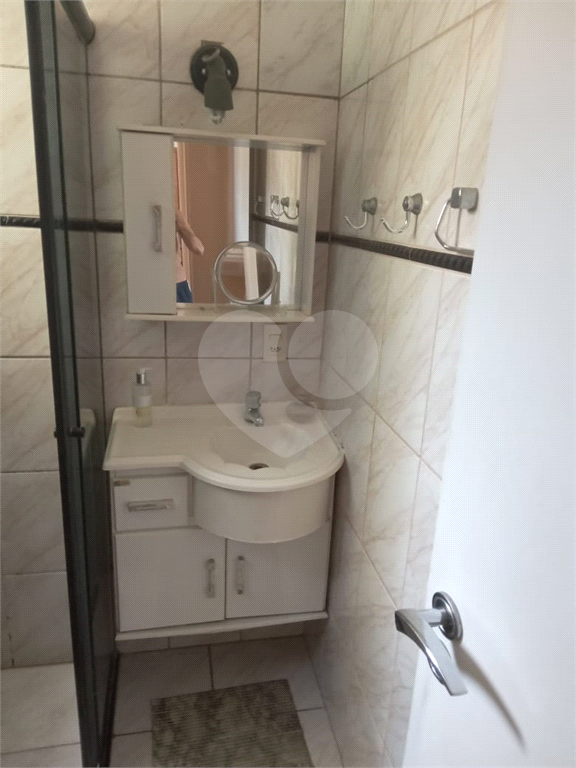 APARTAMENTO em CAMPO LIMPO