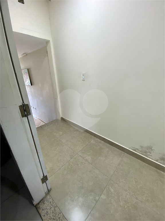 Casa à venda com 6 quartos, 230m² - Foto 2