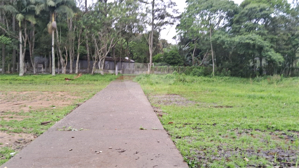 Excepcional Chácara à venda com rampa de acesso para barcos e jet skis para a Represa Billings 