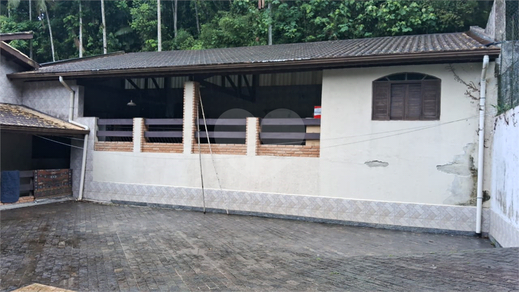 Excepcional Chácara à venda com rampa de acesso para barcos e jet skis para a Represa Billings 