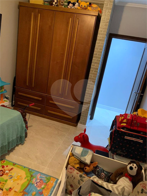Apartamento à Venda - 2 Dormitórios, Quintal e Garagem!