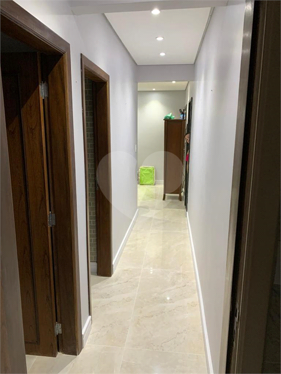 Apartamento à Venda - 2 Dormitórios, Quintal e Garagem!