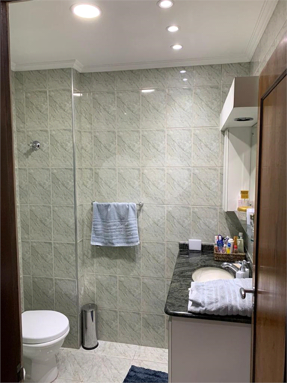 Apartamento à Venda - 2 Dormitórios, Quintal e Garagem!