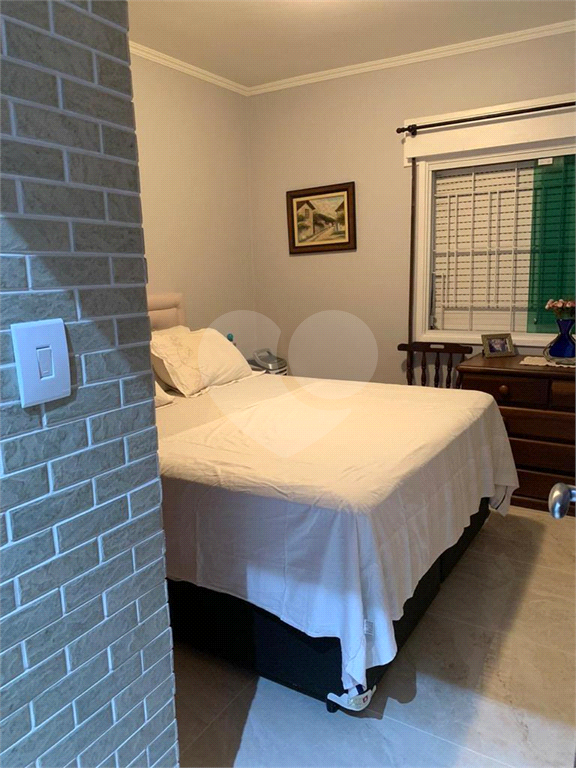 Apartamento à Venda - 2 Dormitórios, Quintal e Garagem!