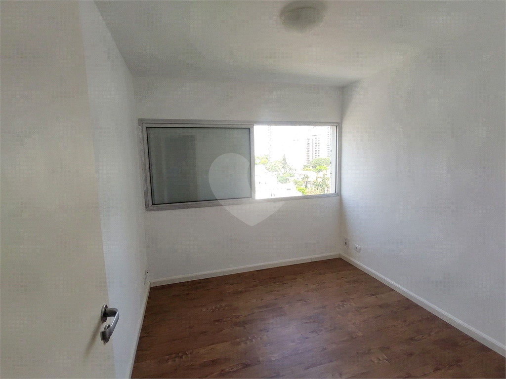 Apartamento à venda com 2 quartos, 2300m² - Foto 18