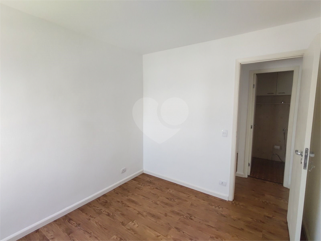 Apartamento à venda com 2 quartos, 2300m² - Foto 17