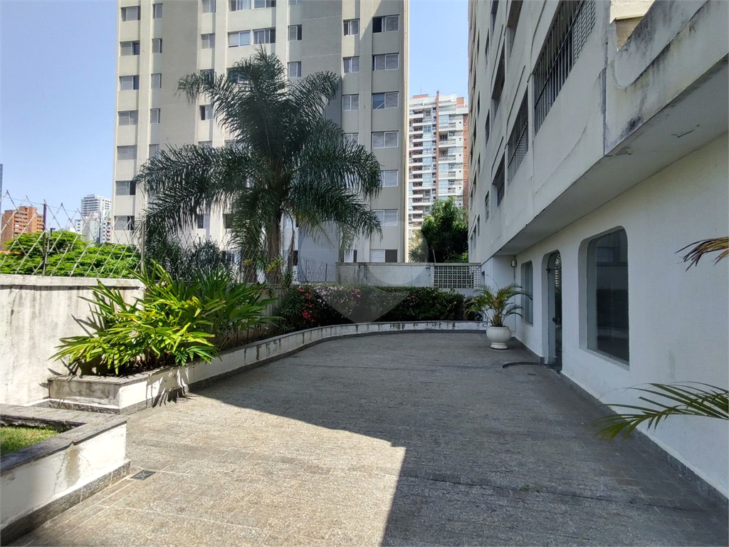 Apartamento à venda com 2 quartos, 2300m² - Foto 14